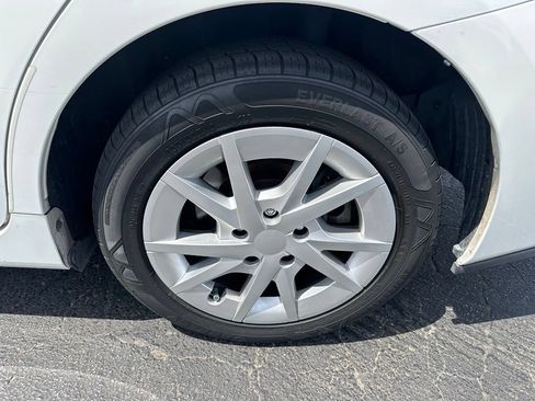 Used 2016 Toyota Prius V Three FWD image 6