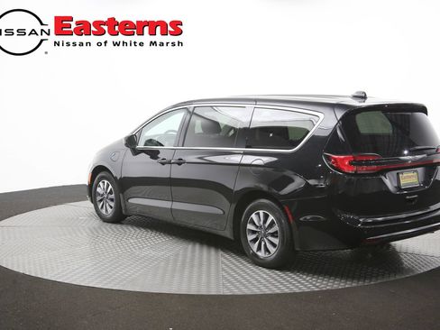 Used 2023 Chrysler Pacifica Touring-L FWD image 66