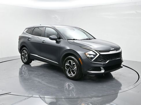 Used 2023 Kia Sportage LX image 2