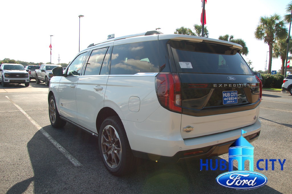 New 2027 Ford Expedition King Ranch RWD image 3