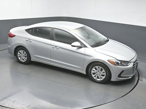 Used 2018 Hyundai Elantra SE w/ Cargo Package image 37