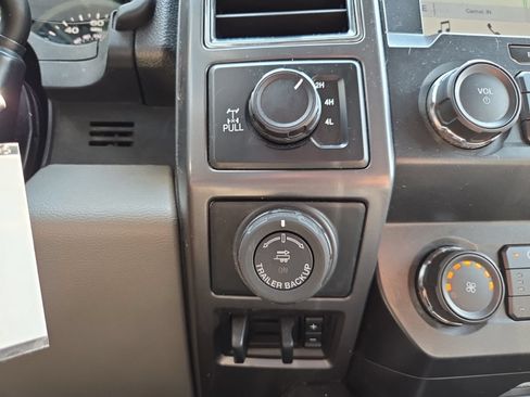 Used 2019 Ford F150 XLT w/ Equipment Group 302A Luxury AWD/4WD image 17