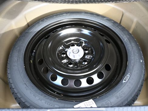 Used 2018 Toyota Camry XLE image 47