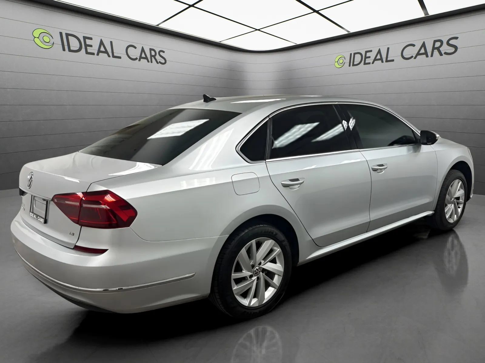 Used 2018 Volkswagen Passat 2.0T SE FWD image 5
