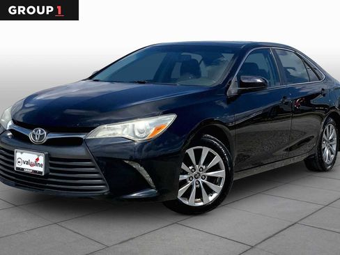 Used 2015 Toyota Camry XLE w/ Moonroof Package image 1