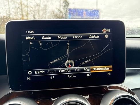 Used 2019 Mercedes-Benz GLC 350e 4MATIC image 24