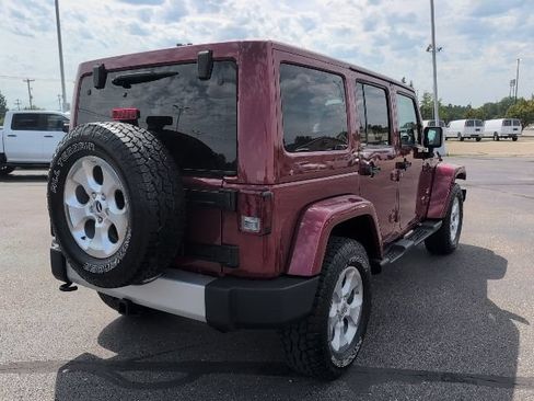 Used 2013 Jeep Wrangler Unlimited Sahara w/ Connectivity Group AWD/4WD image 6