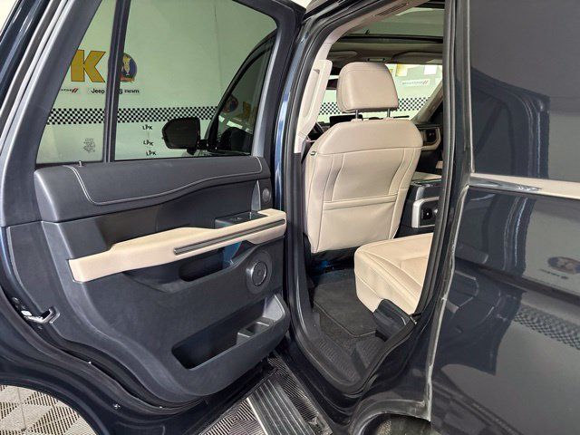 Used 2023 Ford Expedition Limited AWD/4WD image 15