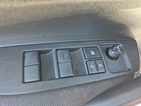 Used 2023 Toyota Corolla LE w/ Carpet Mat Package (TMS) FWD image 15