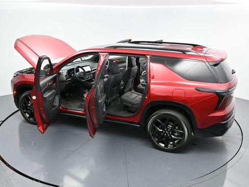 Used 2024 Chevrolet Traverse RS w/ LPO, Floor Liner Package image 43