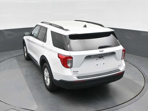 Used 2023 Ford Explorer XLT AWD/4WD image 15