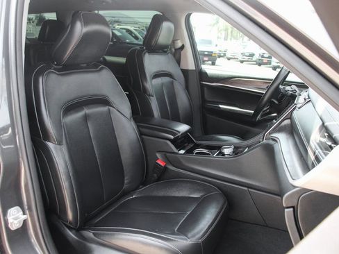 Used 2021 Jeep Grand Cherokee L Limited AWD/4WD image 39