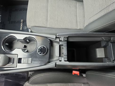 Used 2023 Nissan Rogue SV AWD/4WD image 23