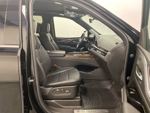 Used 2021 Cadillac Escalade Premium Luxury Platinum w/ Heavy-Duty Trailer Package image 25