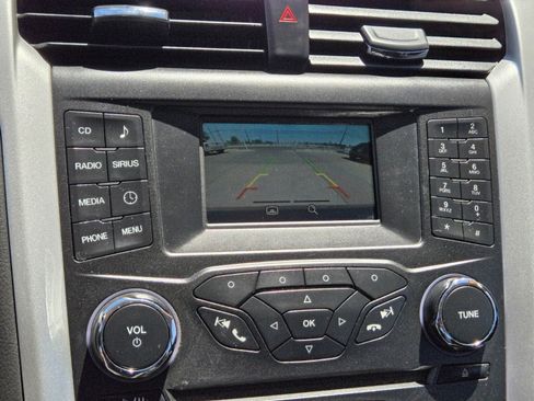 Used 2015 Ford Fusion SE w/ Equipment Group 201A FWD image 16