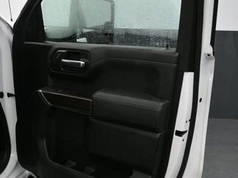 Used 2021 Chevrolet Silverado 1500 RST image 9