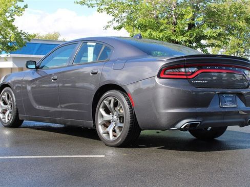 Used 2016 Dodge Charger R/T RWD image 7