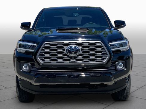 Used 2023 Toyota Tacoma TRD Sport w/ TRD Premium Sport Package AWD/4WD image 4