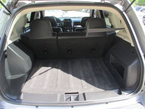Used 2017 Jeep Compass High Altitude FWD image 7