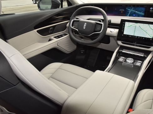New 2026 Lincoln Nautilus Premier AWD/4WD image 22