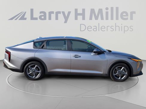 Used 2025 Kia K4 FWD image 29