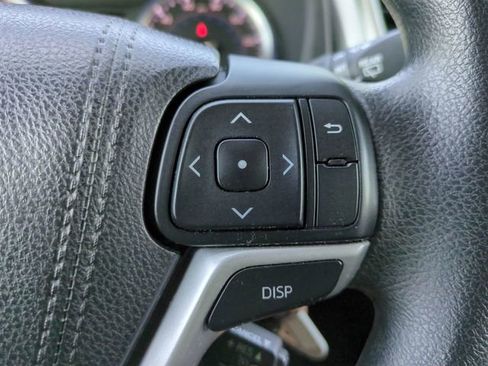 Used 2016 Toyota Highlander LE FWD image 26