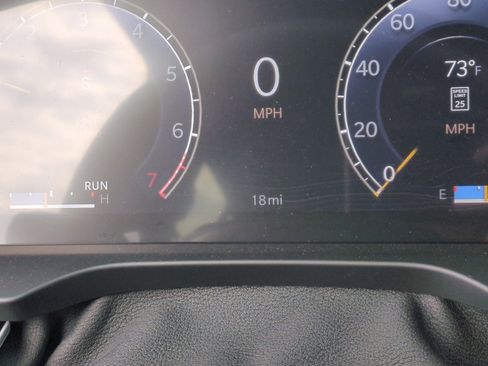 New 2026 Jeep Grand Cherokee Altitude image 11