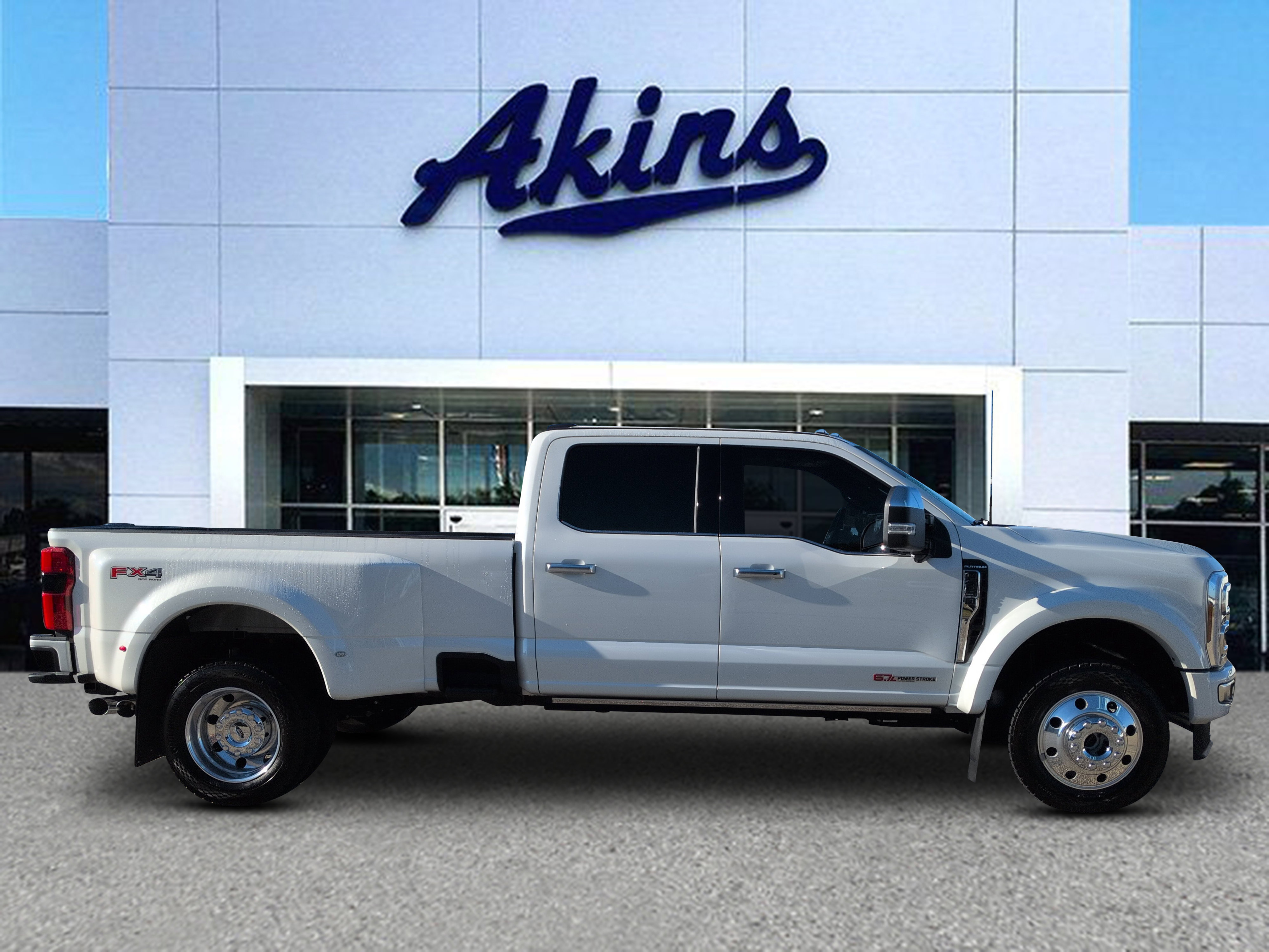Used 2026 Ford F450 Platinum w/ Platinum Plus Package AWD/4WD image 1