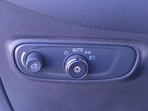 Used 2024 Chevrolet Equinox LT image 24