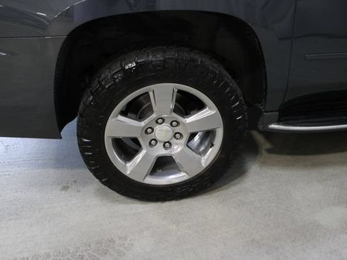 Used 2020 Chevrolet Suburban Premier AWD/4WD image 37