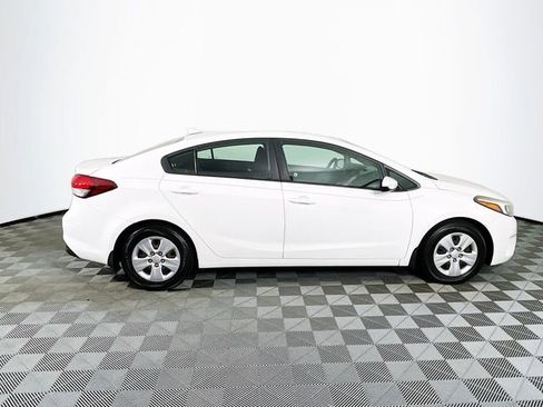Used 2017 Kia Forte LX FWD image 9