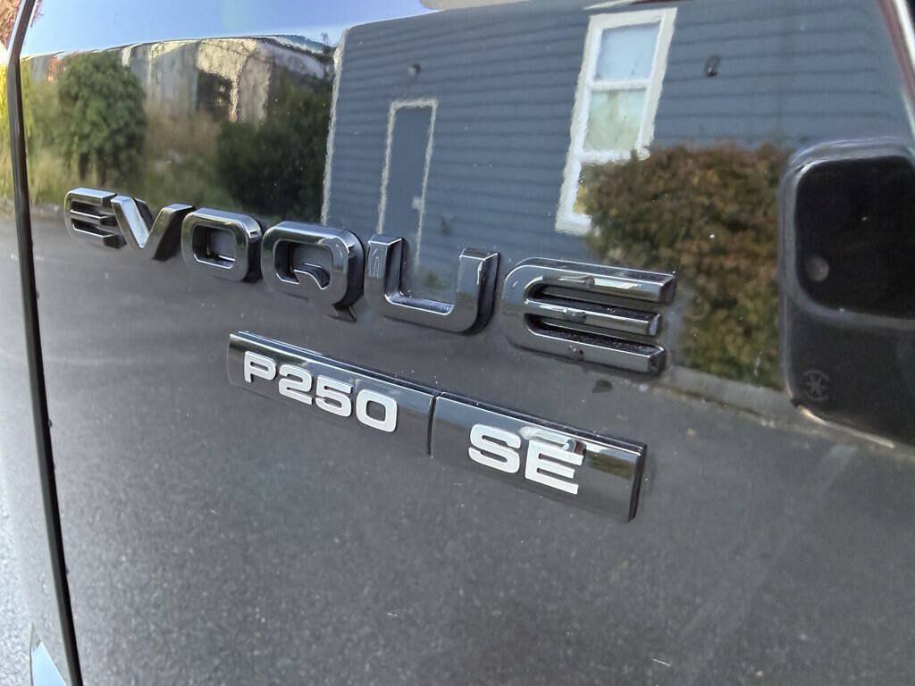 Used 2020 Land Rover Range Rover Evoque SE AWD/4WD image 12