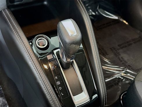 Used 2018 Nissan Kicks SV image 15