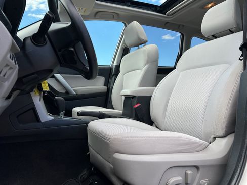 Used 2016 Subaru Forester 2.5i Premium w/ All-Weather Package AWD/4WD image 14
