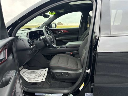 Used 2024 Chevrolet Traverse Z71 w/ Enhanced Driving Package image 19