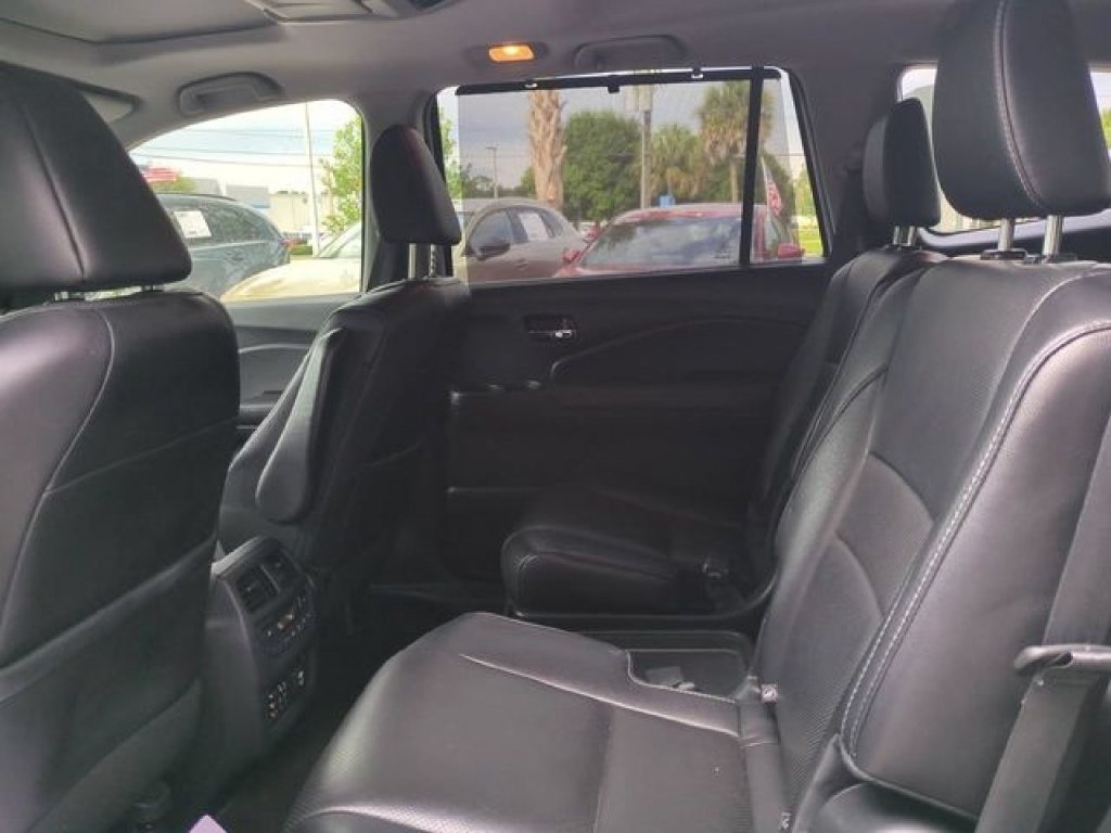 Used 2017 Honda Pilot Elite image 18