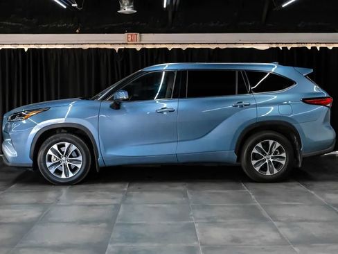 Used 2021 Toyota Highlander XLE FWD image 16