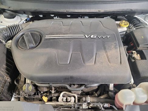 Used 2019 Jeep Cherokee Limited AWD/4WD image 30