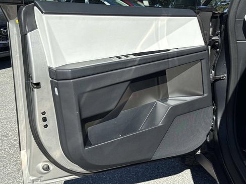 Used 2024 Tesla Cybertruck AWD Crew Cab image 21