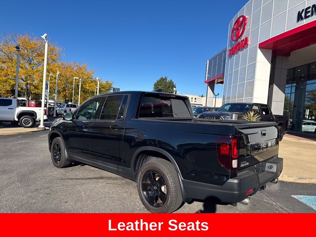 Used 2025 Honda Ridgeline Black Edition image 4
