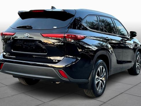 Used 2020 Toyota Highlander XLE image 12