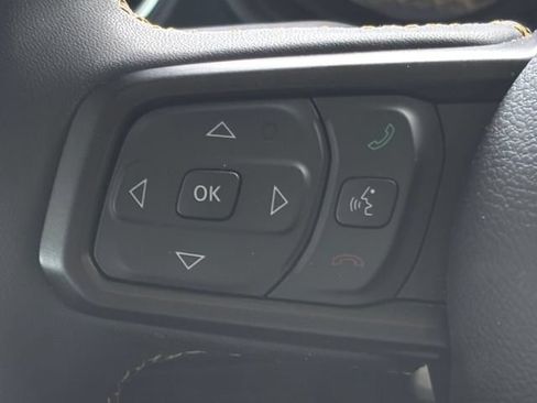 Used 2025 Jeep Gladiator Sport AWD/4WD image 12