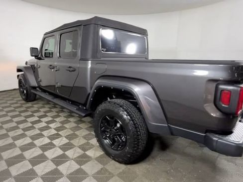 Used 2022 Jeep Gladiator Sport AWD/4WD image 7