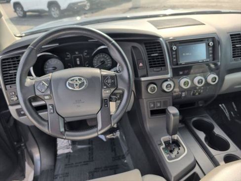 Certified 2019 Toyota Sequoia SR5 AWD/4WD image 8