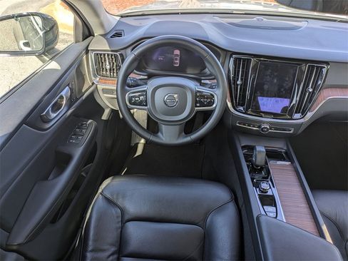 Used 2024 Volvo S60 B5 Plus image 6