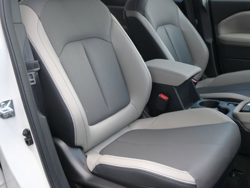 Used 2025 Subaru Forester Limited image 34