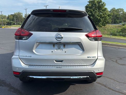 Used 2020 Nissan Rogue SV w/ Premium Package AWD/4WD image 4