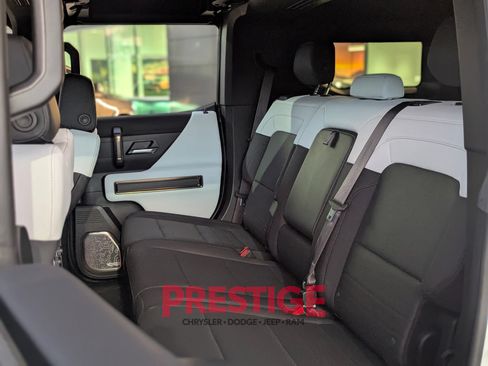 Used 2024 GMC Hummer EV 3X w/ Extreme Off-Road Package AWD/4WD image 31