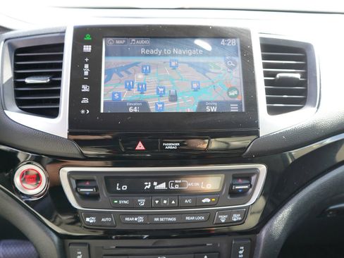Used 2016 Honda Pilot Touring image 14