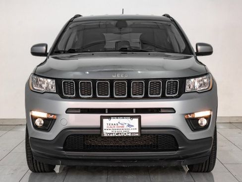 Used 2021 Jeep Compass Latitude AWD/4WD image 3